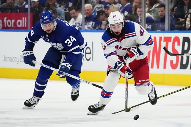 Toronto Maple Leafs star Matthews sidelined for at least three weeks with knee sprain | iNFOnews.ca