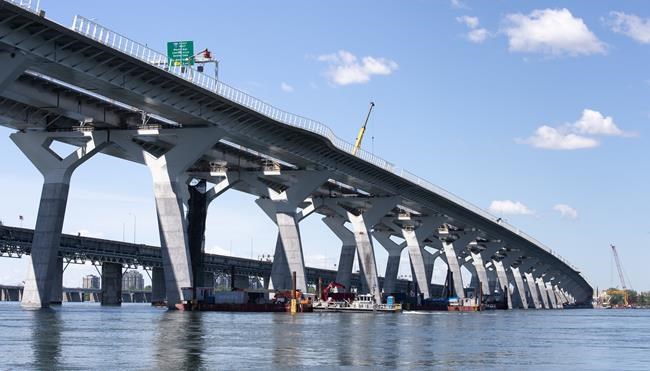 A Quebec coroner says Montreal's Champlain Bridge needs anti-suicide barrier | iNFOnews.ca