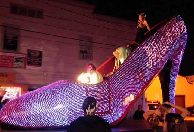 Spreading the joy: Longer parade routes OKd for Mardi Gras | iNFOnews.ca