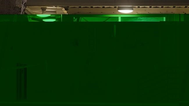 2 Nebraska officers wounded, suspect killed in shootout | iNFOnews.ca