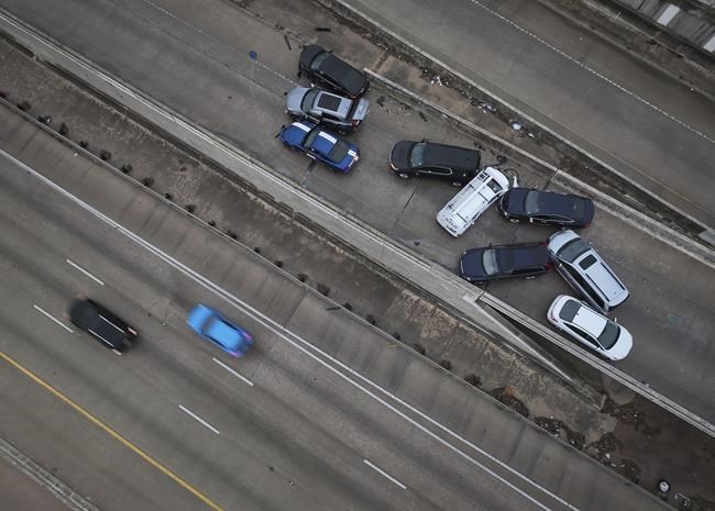 Flights canceled, at least 2 dead as ice storm freezes US | iNFOnews.ca CP222719059