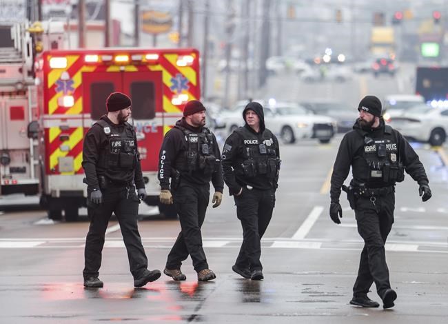 1 dead, officer wounded in shooting at Memphis library | iNFOnews.ca