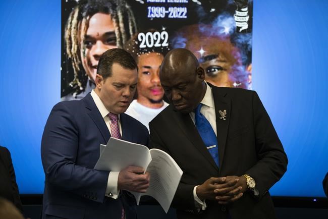 Family of Minneapolis man killed in no-knock raid sues city | iNFOnews.ca Family of Minneapolis man killed in no-knock raid sues city | iNFOnews.ca
