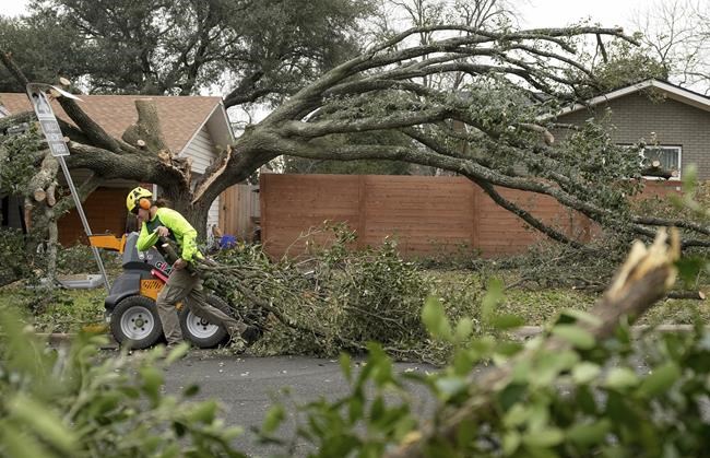 Generators, spoiled food: Slow power repairs anger Austin | iNFOnews.ca Generators, spoiled food: Slow power repairs anger Austin | iNFOnews.ca