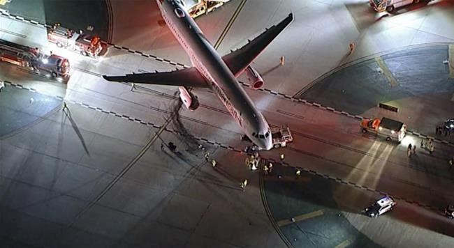 Plane being towed at LA airport collides with shuttle bus | iNFOnews.ca Plane being towed at LA airport collides with shuttle bus | iNFOnews.ca