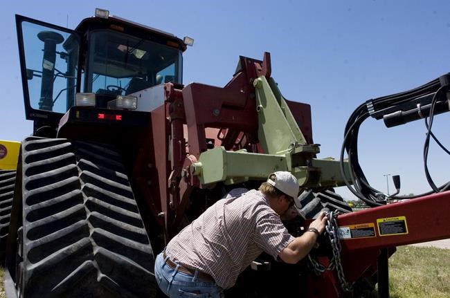 11 states consider 'right to repair' for farming equipment | iNFOnews.ca