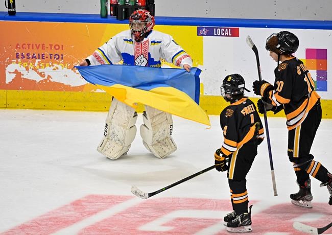 'Everything to make them smile:' Montreal Canadiens host Ukrainian peewee team | iNFOnews.ca