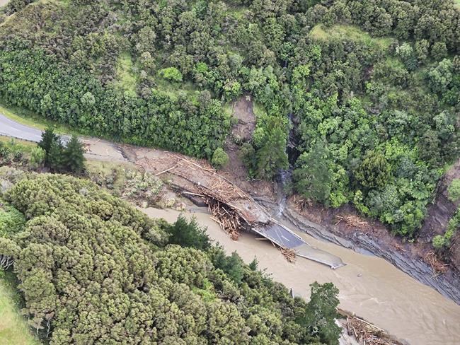 New Zealand fears more fatalities after cyclone kills 4 | iNFOnews.ca New Zealand fears more fatalities after cyclone kills 4 | iNFOnews.ca