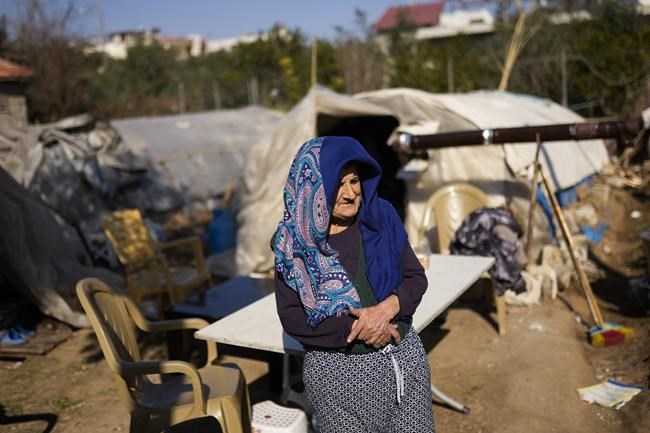 Turkish quake victims sleep in trains, tents, greenhouses | iNFOnews.ca Turkish quake victims sleep in trains, tents, greenhouses | iNFOnews.ca