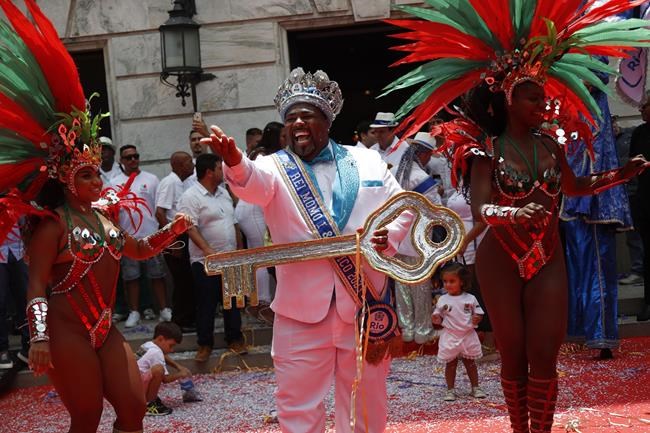 Brazil's glitzy Carnival is back in full form after pandemic | iNFOnews.ca