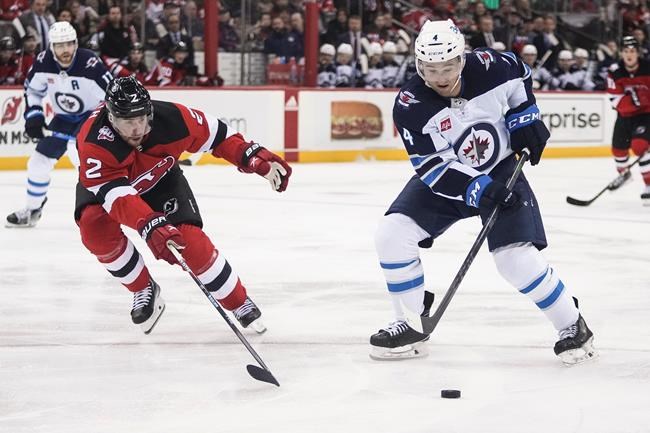 Zetterlund, Wood score in third, Devils ground Jets 4-2 | iNFOnews.ca