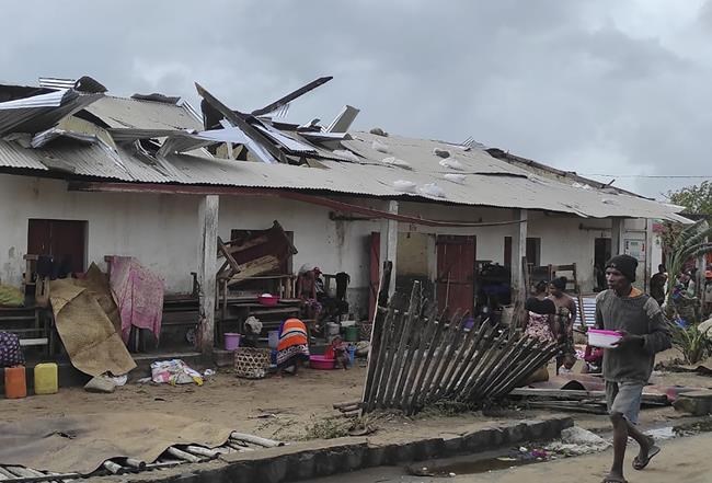 Weakened Cyclone Freddy batters Madagascar, killing 4 | iNFOnews.ca