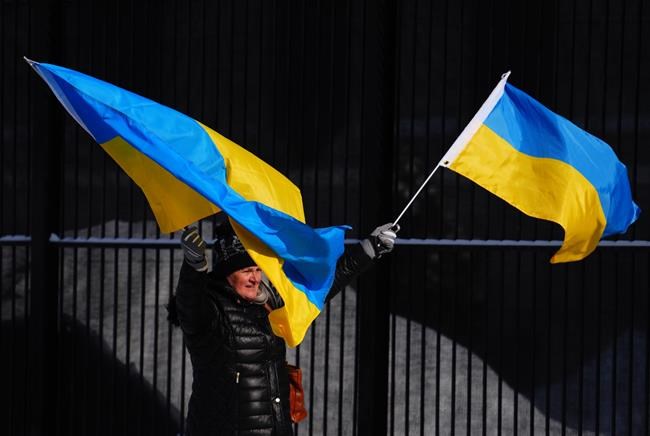 Canada sending four more battle tanks, ammo to Ukraine as rallies held across Canada | iNFOnews.ca