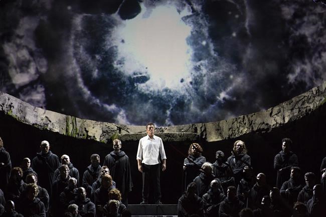 Met Opera scraps set from Russia, builds own for `Lohengrin' | iNFOnews.ca