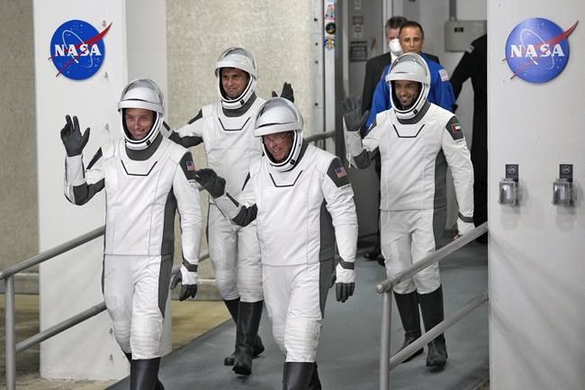 Last-minute problem keeps SpaceX rocket, astronauts grounded | iNFOnews.ca CP210871230