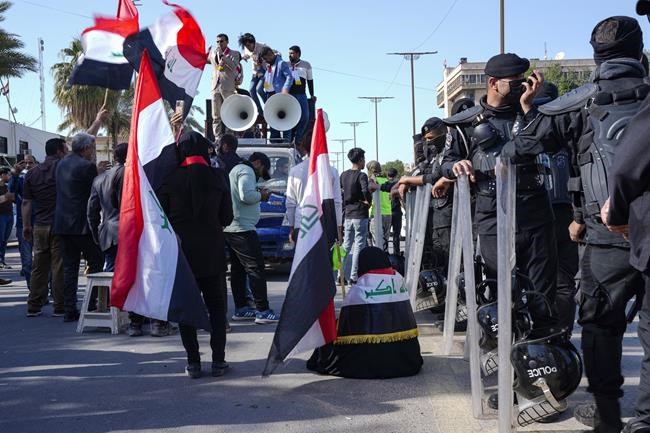 Hundreds protest new proposed election law in Baghdad | iNFOnews.ca Hundreds protest new proposed election law in Baghdad | iNFOnews.ca