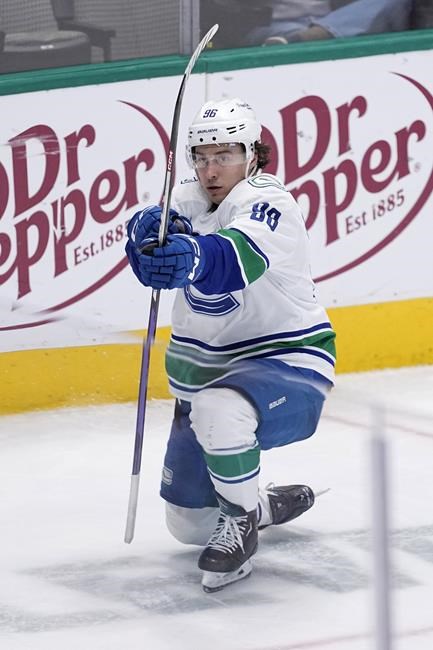 Kuzmenko's overtime goal gives Canucks 5-4 win over Stars | iNFOnews.ca