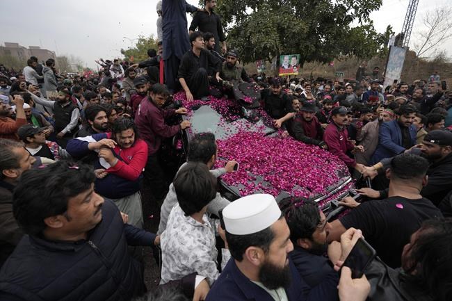 Pakistan bans media broadcasts of ex-PM Imran Khan speeches | iNFOnews.ca