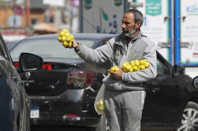 In Egypt, government and poor struggle with troubled economy | iNFOnews.ca