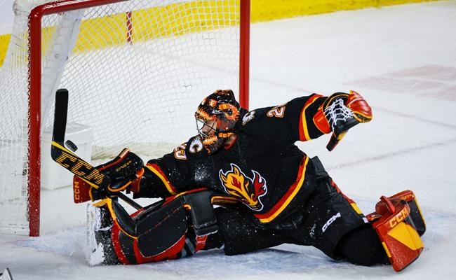 Calgary Flames coach Darryl Sutter wants more from his goaltenders | iNFOnews.ca