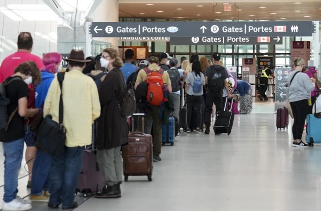 Industry urges Ottawa to expand trusted traveller program ahead of summer season | iNFOnews.ca