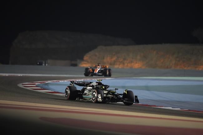 Hamilton cleared to race in Bahrain after jewelry inspected | iNFOnews.ca