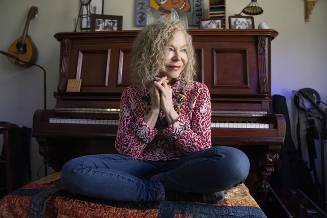 Lenka Lichtenberg's Juno-nominated album brings Holocaust survivor's poetry to life | iNFOnews.ca