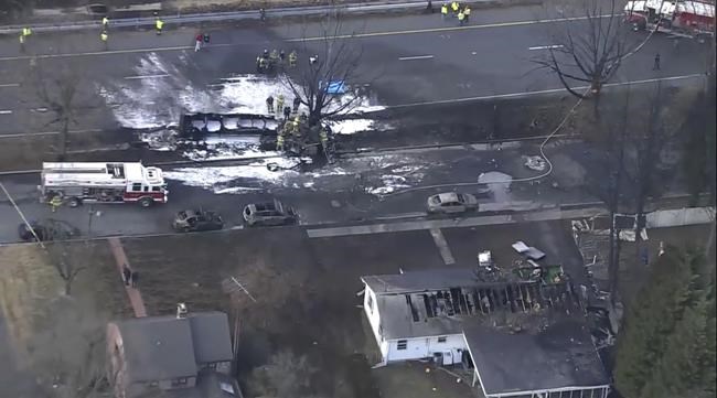 Fiery tanker crash kills driver, burns Maryland homes | iNFOnews.ca Fiery tanker crash kills driver, burns Maryland homes | iNFOnews.ca