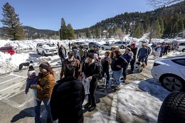 Californians still digging out from severe snowfall | iNFOnews.ca
