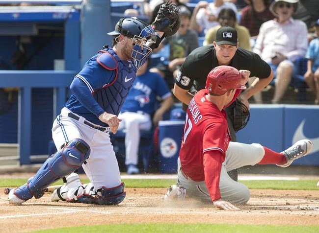 Blue Jays use big second, seventh innings to crush Phillies 16-4 | iNFOnews.ca