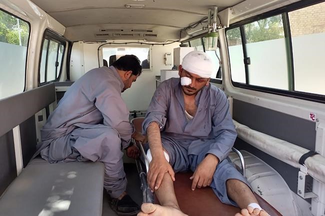 Suicide bombing in SW Pakistan kills 10 police officers | iNFOnews.ca CP1096117307