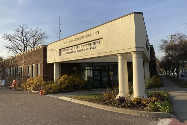 Burlington voters consider community police oversight board | iNFOnews.ca