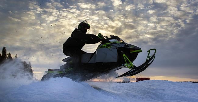 3,500-kilometre Labrador snowmobile race cancelled after team goes into open water | iNFOnews.ca