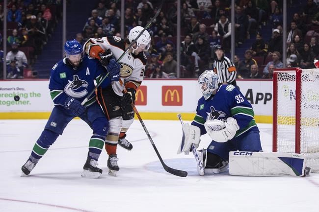 Miller's OT winner lifts Canucks past Ducks 3-2 for third straight victory | iNFOnews.ca
