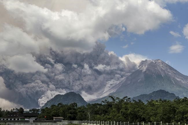 Indonesia’s Merapi volcano spews hot clouds in new eruption | iNFOnews.ca Indonesia’s Merapi volcano spews hot clouds in new eruption | iNFOnews.ca
