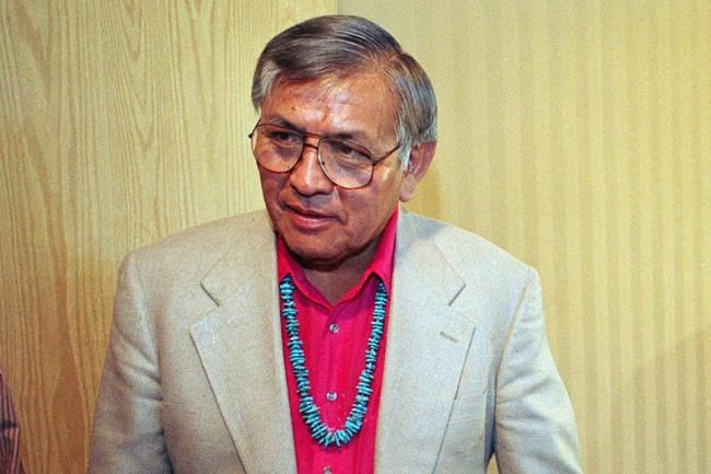 Ex-Navajo president honored in funeral procession, reception | iNFOnews.ca