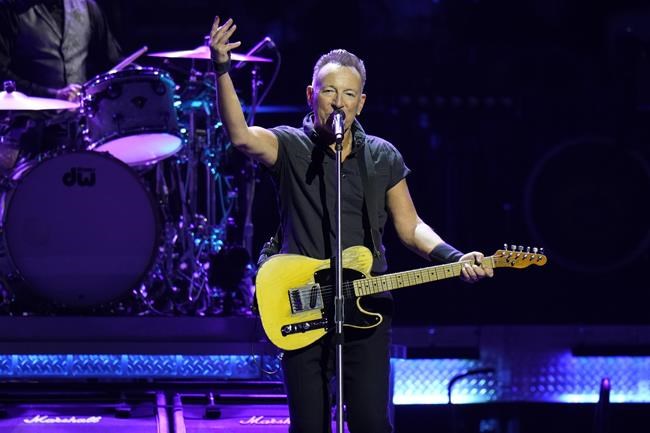 Illness sidelines Springsteen tour as 3 concerts postponed | iNFOnews.ca