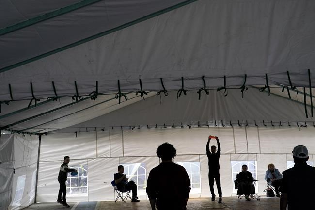 Biden administration lets Ukrainians who fled war stay in US | iNFOnews.ca Biden administration lets Ukrainians who fled war stay in US | iNFOnews.ca