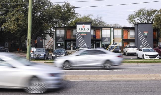 Police: 4 die in shooting at Dallas apartment building | iNFOnews.ca