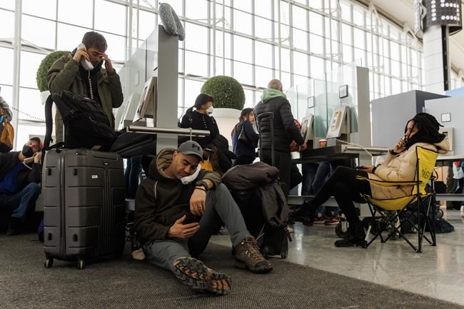 Transport minister pledges to close passenger compensation loophole used by airlines | iNFOnews.ca Transport minister pledges to close passenger compensation loophole used by airlines | iNFOnews.ca