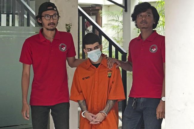 Indonesia arrests 4 foreigners for alleged drug smuggling | iNFOnews.ca