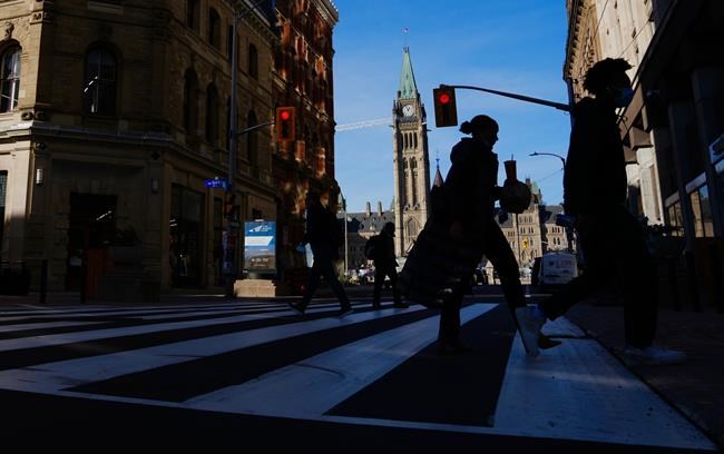 Some federal public servants get remote-work extension as others face deadline | iNFOnews.ca