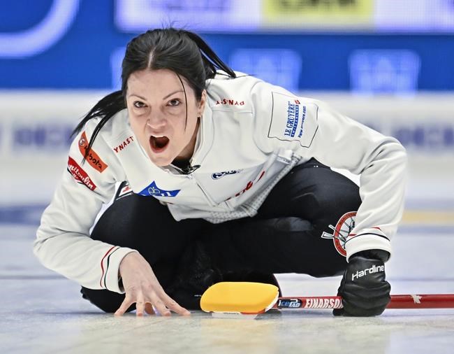 Canada's Einarson falls to U.S. but rebounds with win over Norway at curling worlds | iNFOnews.ca
