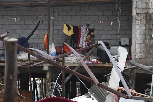 Fear, grief follow deadly quake on Ecuador's southwest coast | iNFOnews.ca Fear, grief follow deadly quake on Ecuador's southwest coast | iNFOnews.ca