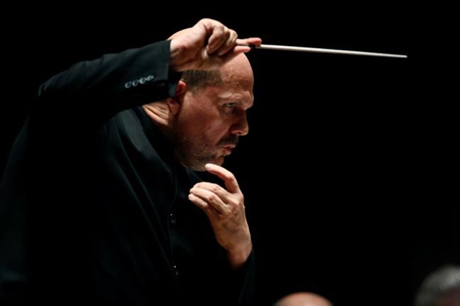 Van Zweden to end NY Philharmonic tenure with Mahler's 2nd | iNFOnews.ca