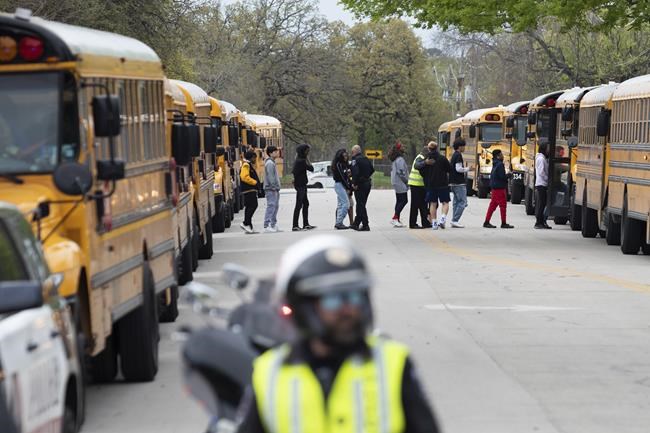Teen held in Texas school shooting that left 1 dead, 1 hurt | iNFOnews.ca Teen held in Texas school shooting that left 1 dead, 1 hurt | iNFOnews.ca