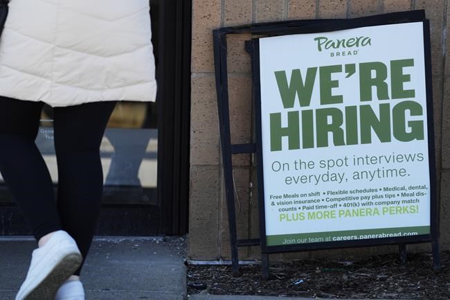 US jobless claims inch down as labor market remains tight | iNFOnews.ca US jobless claims inch down as labor market remains tight | iNFOnews.ca