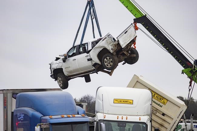 NTSB: Crews failed to de-ice road before massive Texas crash | iNFOnews.ca