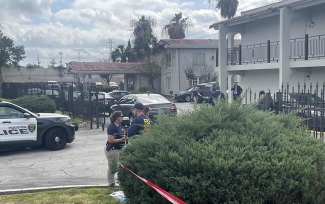 Authorities: Suspect fatally shot during rescue of migrants | iNFOnews.ca