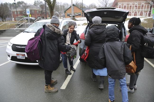 US, Canada end loophole that let asylum-seekers cross border | iNFOnews.ca